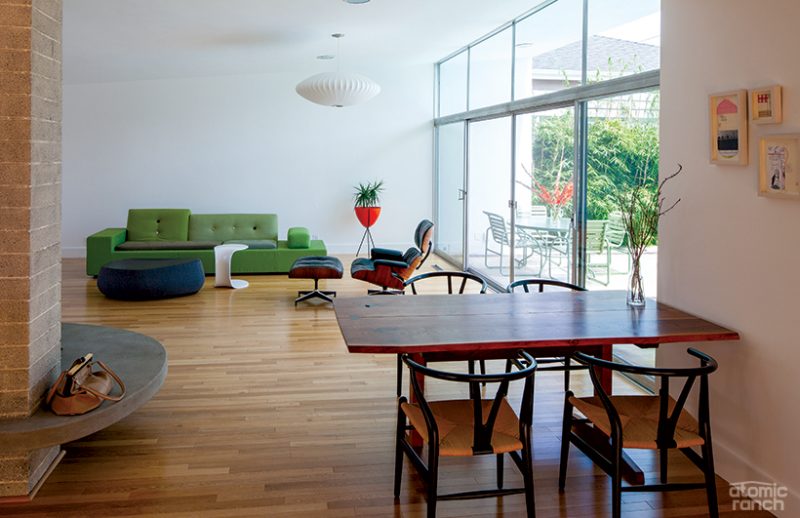 3 Furniture Pairings to Turn Your Ranch into a Midcentury Art Gallery