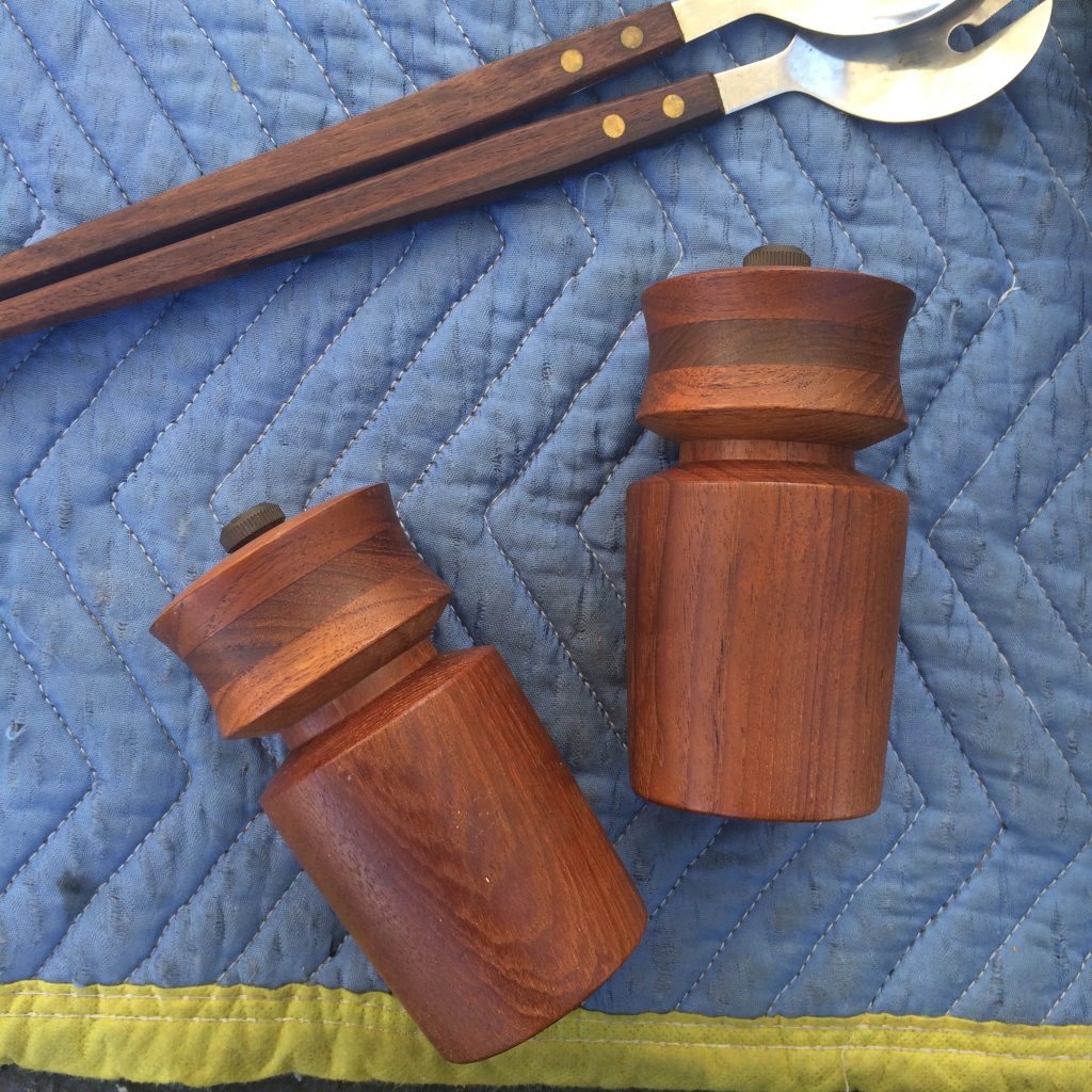 Midcentury flea market finds with Atomic Ranch