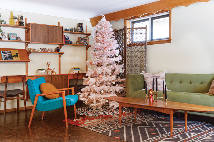 Shiny and Bright MCM Holiday Home in Idaho - Atomic Ranch