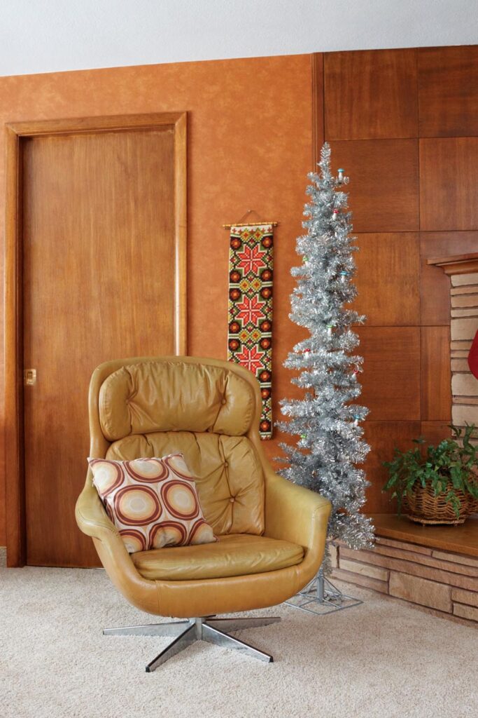 Shiny and Bright MCM Holiday Home in Idaho - Atomic Ranch