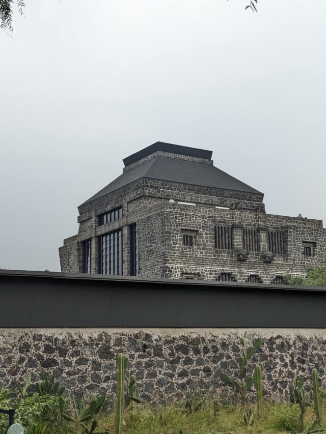 Juan O’Gorman: Through Functionalism and Beyond