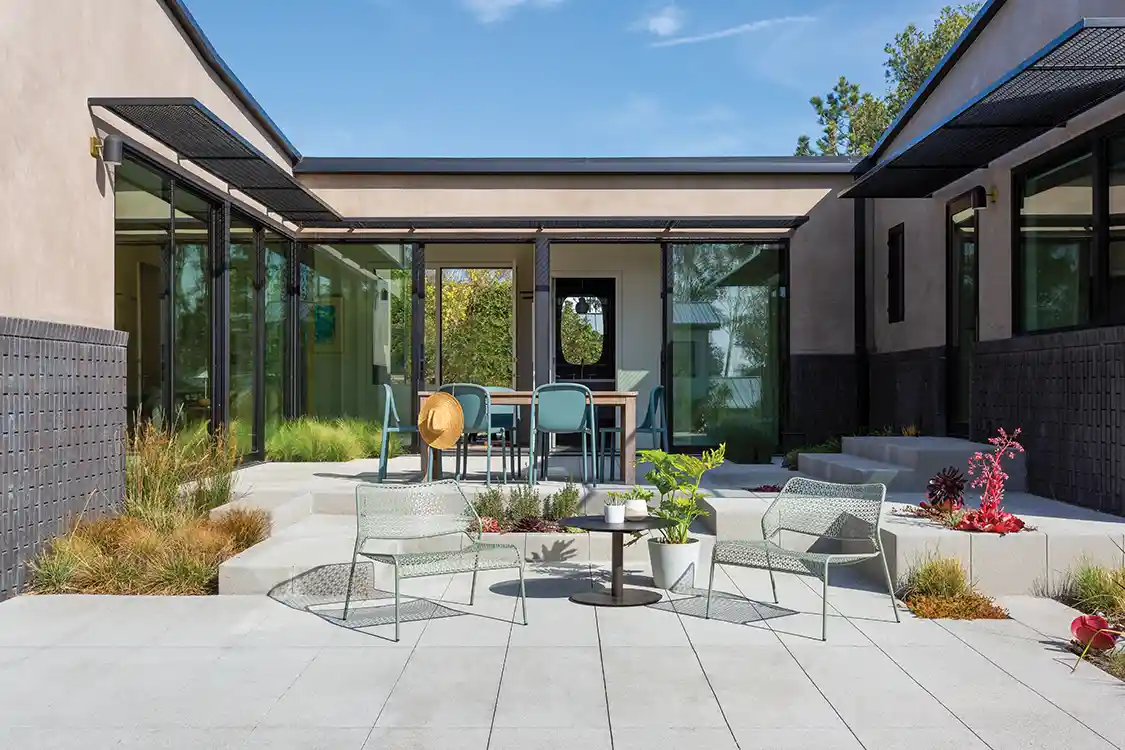 A Malibu Home is Rebuilt as Mid-Century Modern After the Woolsey Fire